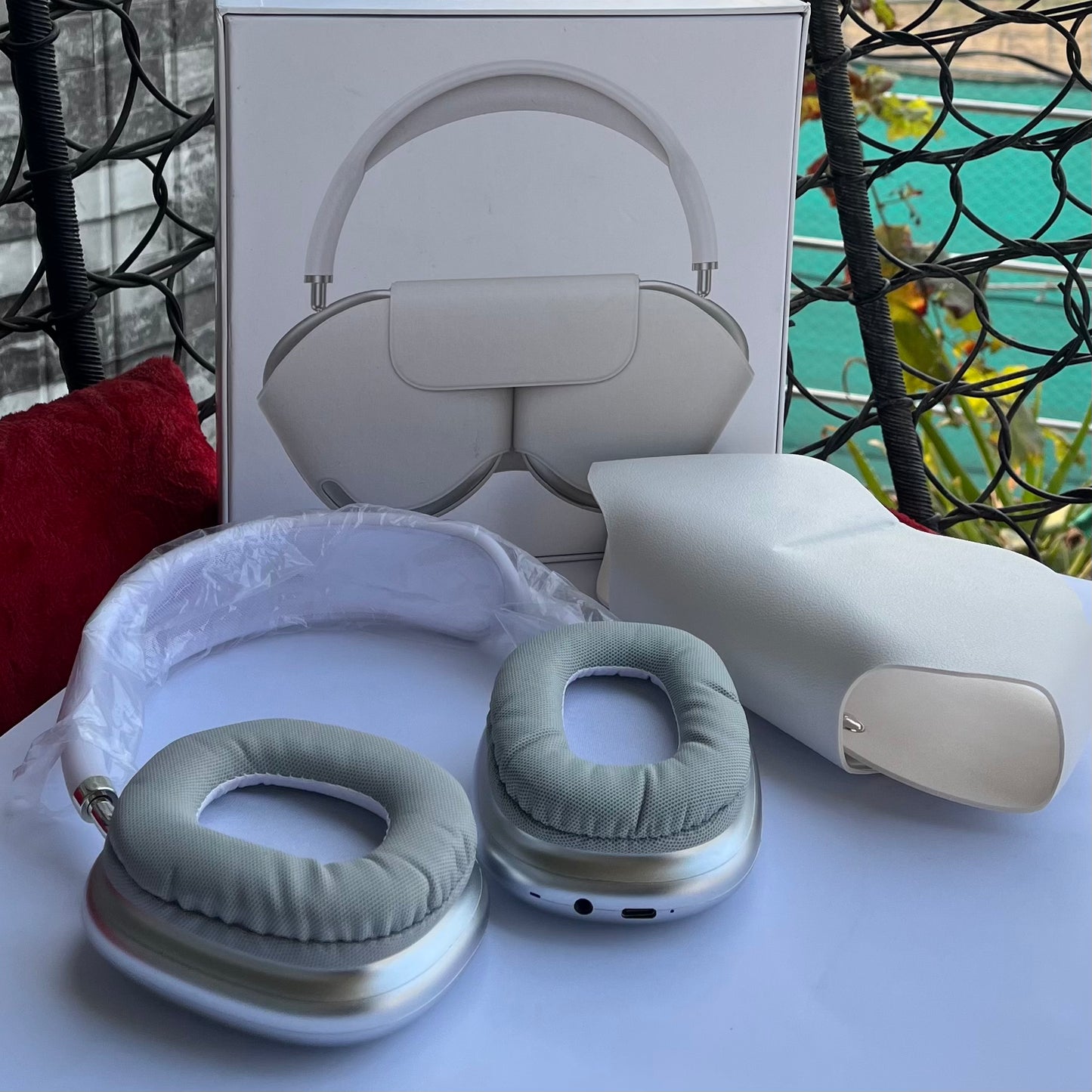 AirPods Max with Standard Ear Cushions and Leather Case