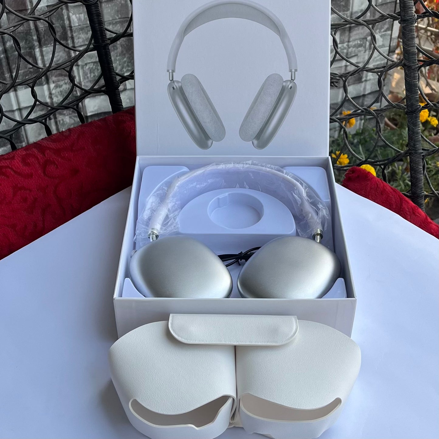 AirPods Max with Standard Ear Cushions and Leather Case